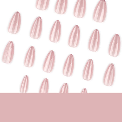 Kunstvolle Stiletto-Nägel mit elegantem Ombre-Muster Brehn