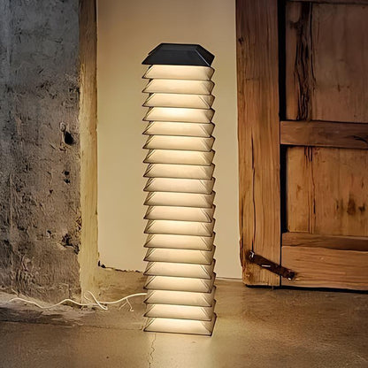 Dekorative Stehlampe mit modernem geometrischen Design