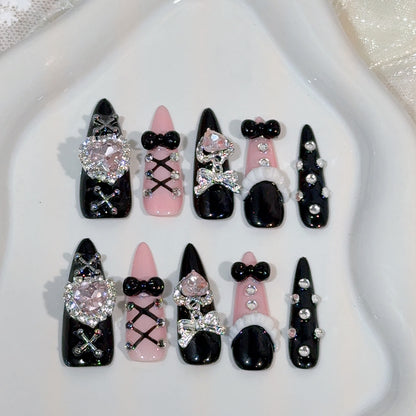 Glamouröse mit Strass verzierte Press-On Nägel