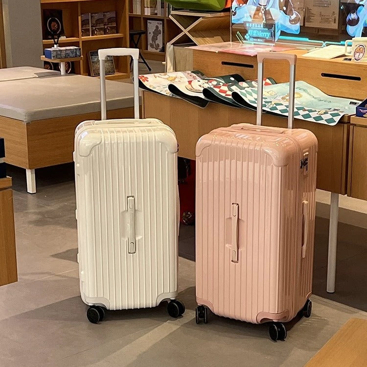 Smart Charging Rolling Suitcase Brehn