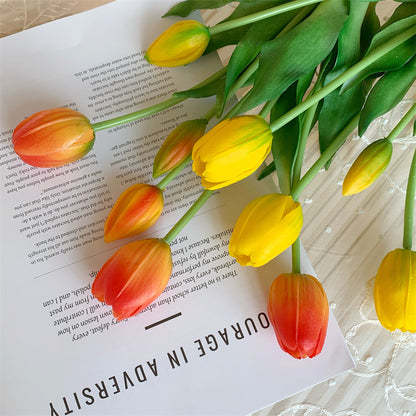 Elegante Kunst-Tulpenbouquet