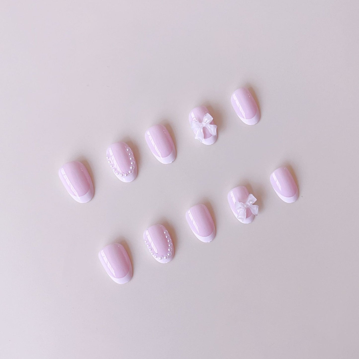 Kunstnagelset mit eleganten 3D-Blüten- und Spitzenakzenten Brehn