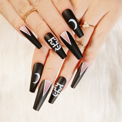 Kunstvolle Nagelverlängerungen mit kreativen Augen-Design Brehn