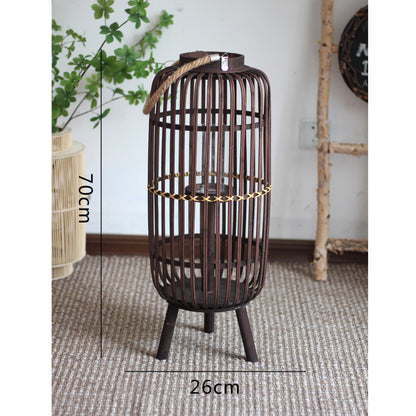Stilvolle Laterne aus Rattan mit Holzgestell Brehn