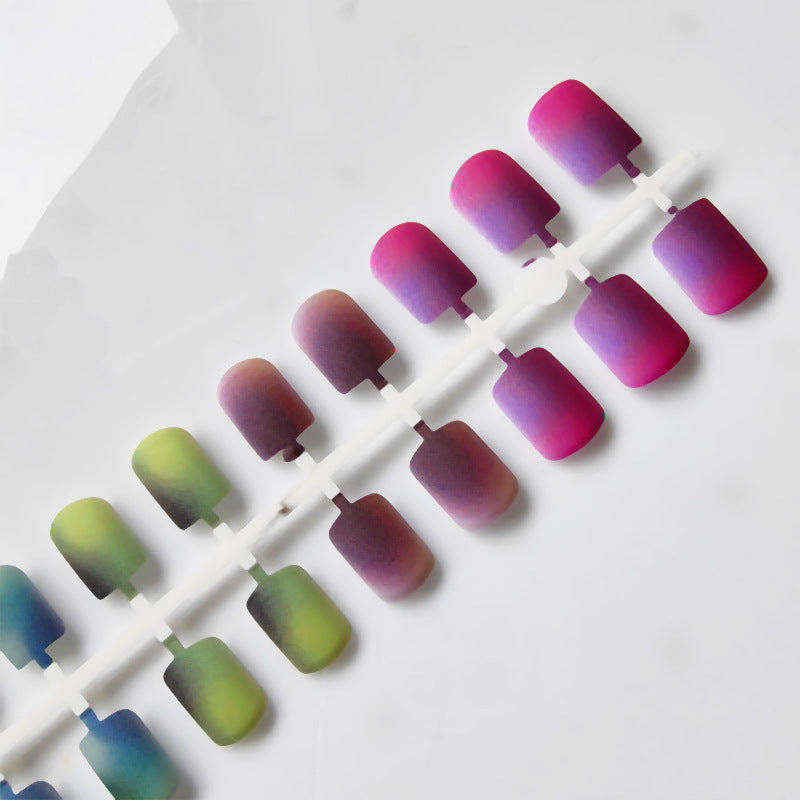 Kunstfingernägel Im Eleganten Ombre-Design Brehn