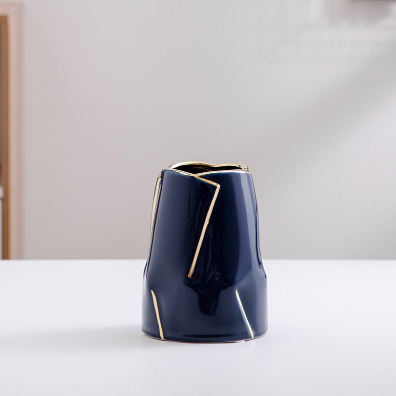 Dekorative Keramikvase mit goldener Akzentuierung Brehn
