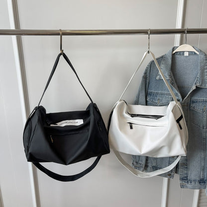 Stylische Reisetasche Mit Vielseitigen Aufbewahrungsmöglichkeiten Brehn