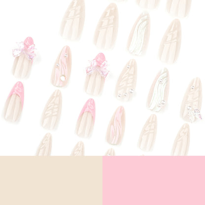 Kunstvolle Stiletto-Nägel mit Glitzer- und Schmetterlingsdesign Brehn