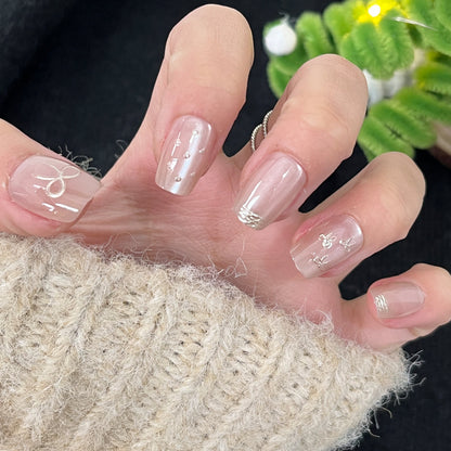 Glänzendes Nagelkunstset mit funkelnden Glitzerakzenten Brehn