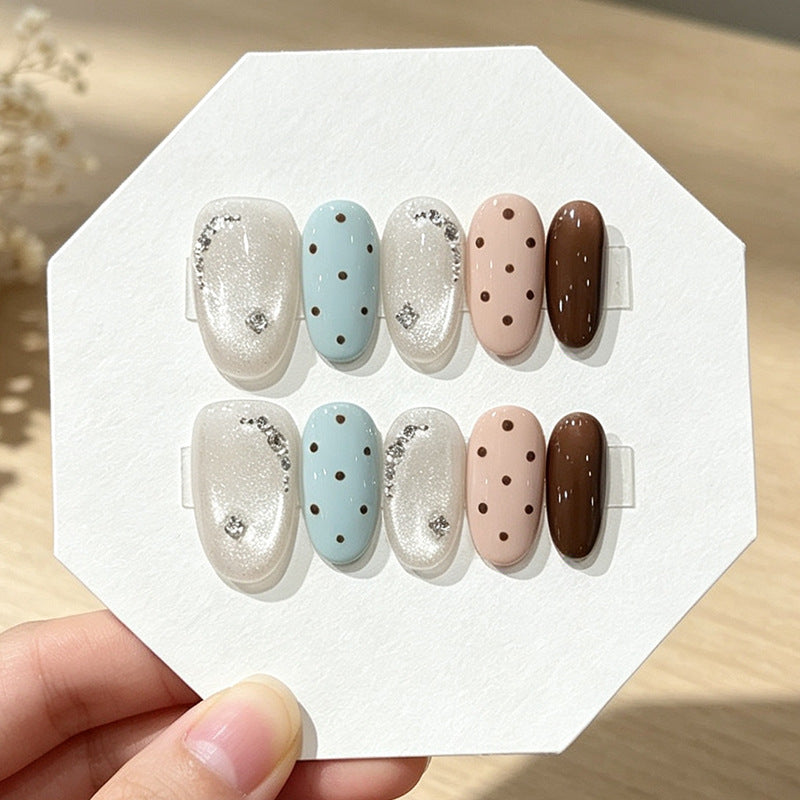 Luxuriöses dekoratives Press-On-Nagelset Brehn