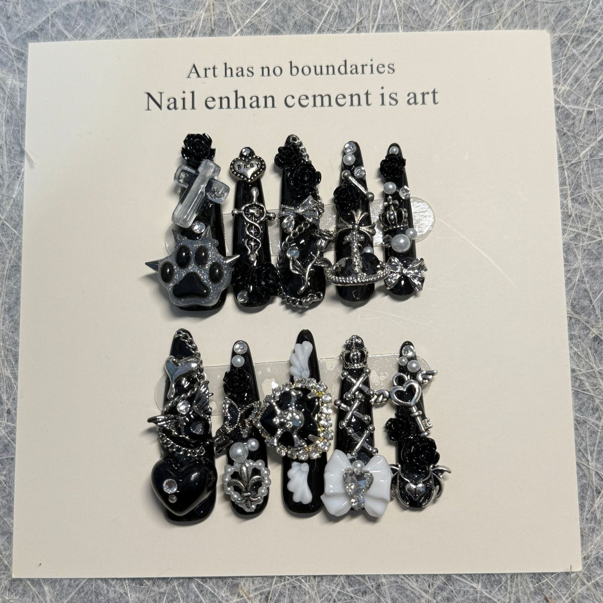 Künstlerische Nagelverlängerungen