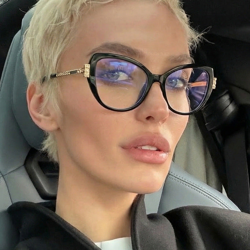 Damen oversized Sonnenbrille mit schützendem UV-Filter und eleganten Akzenten Brehn