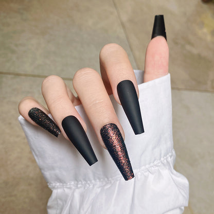 Elegante Matte Stiletto Nagelerweiterungen