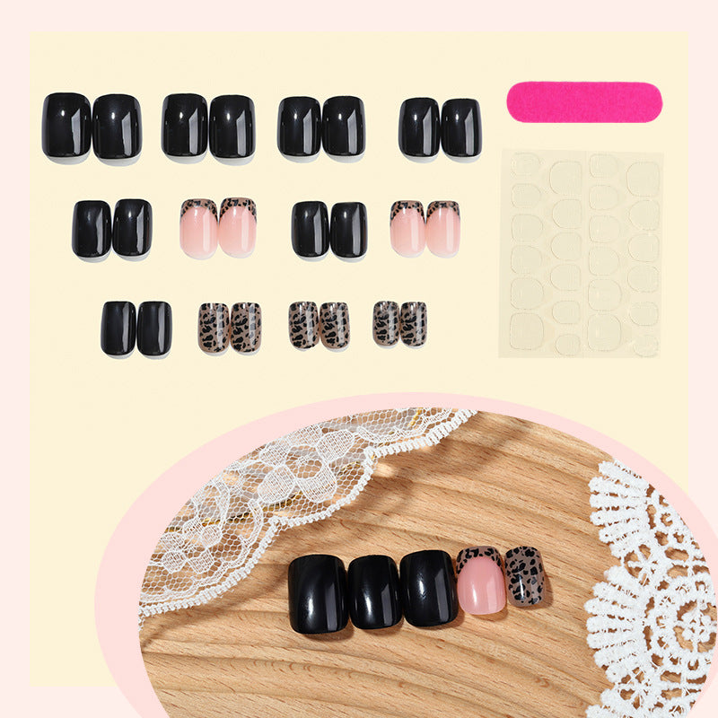 Stilvolles Press-On Nail Art Set Brehn