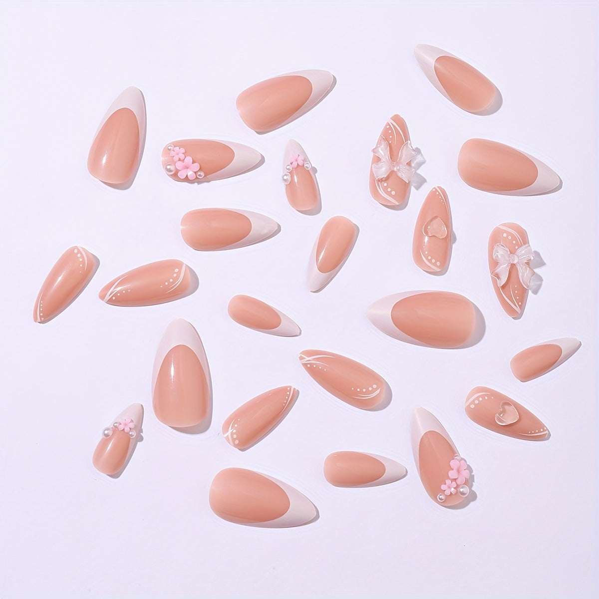 Kunstnagelset mit zartem Blumendesign Brehn