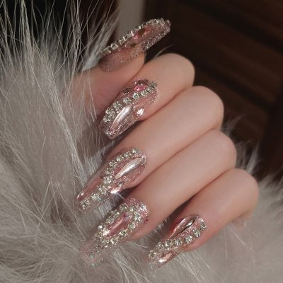 Aufwändige dekorative Acryl-Nagelverzierungen Brehn