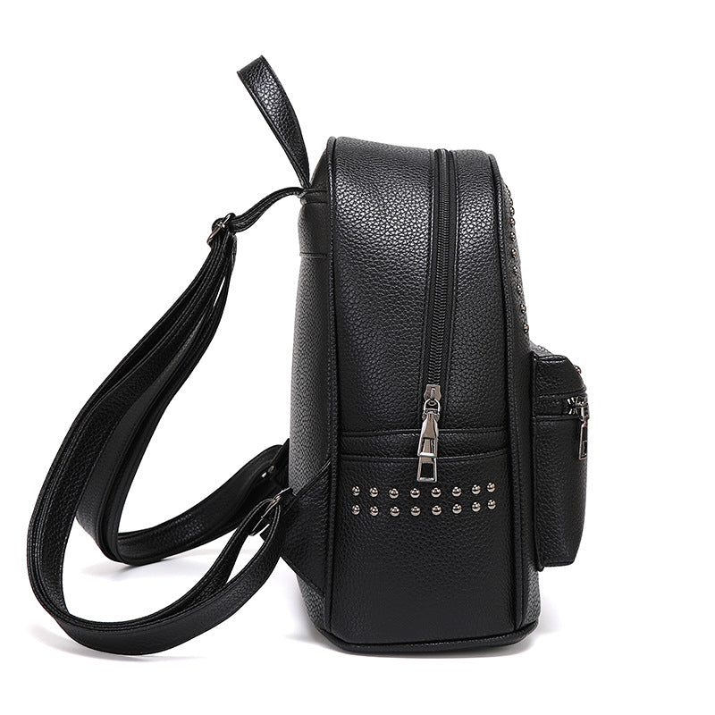 Nieten-Leder-Rucksack Brehn