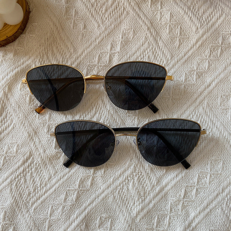 Modische Cat-Eye Sonnenbrille mit Feinem Metallrahmen Brehn