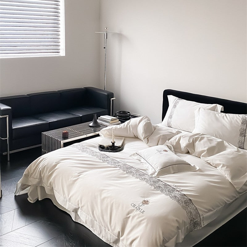 Satin-Feel Mikrofaser Bettbezug Set mit tonal gesticktem Rosenmotiv und verdecktem Verschluss