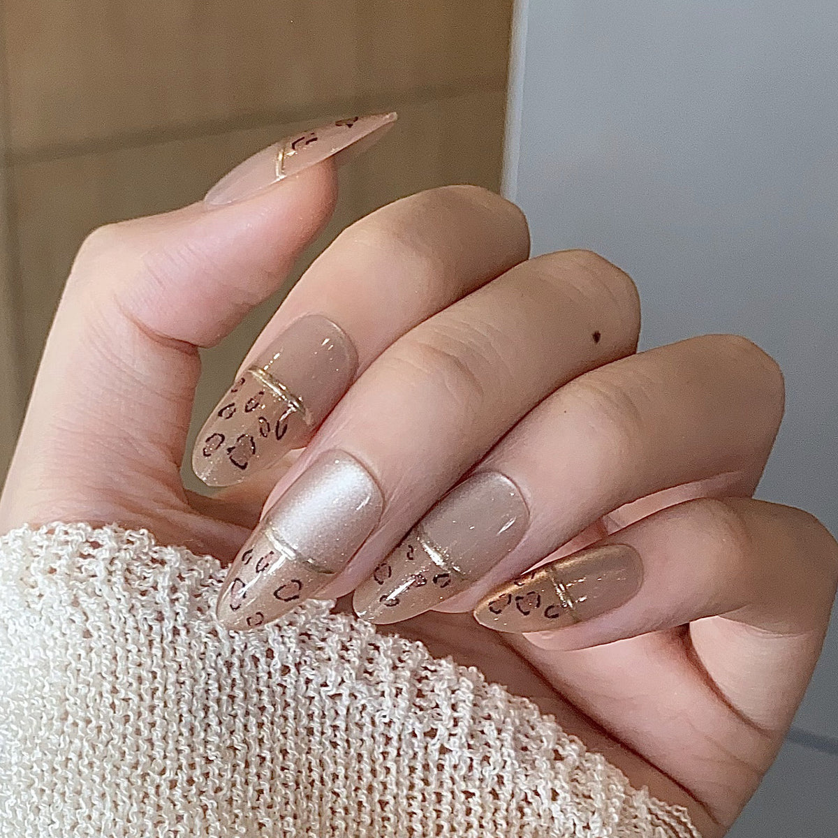 Glänzendes Nagelset Brehn