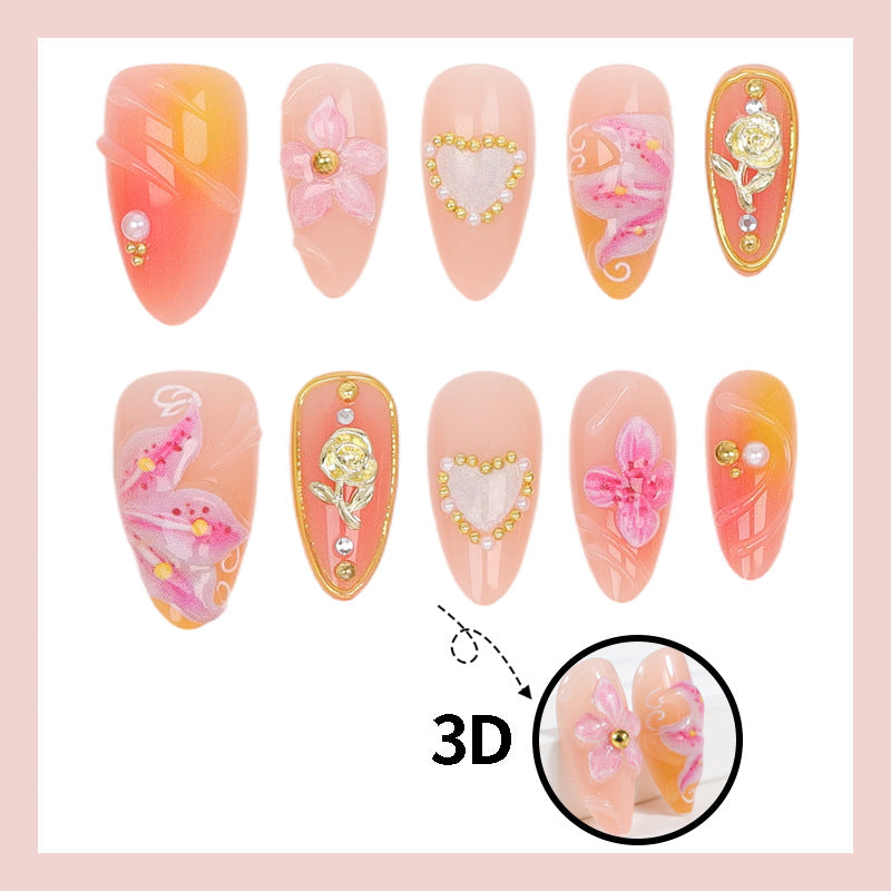 Kunstnagelset mit filigranen Blumendesigns und glamourösen Akzenten Brehn