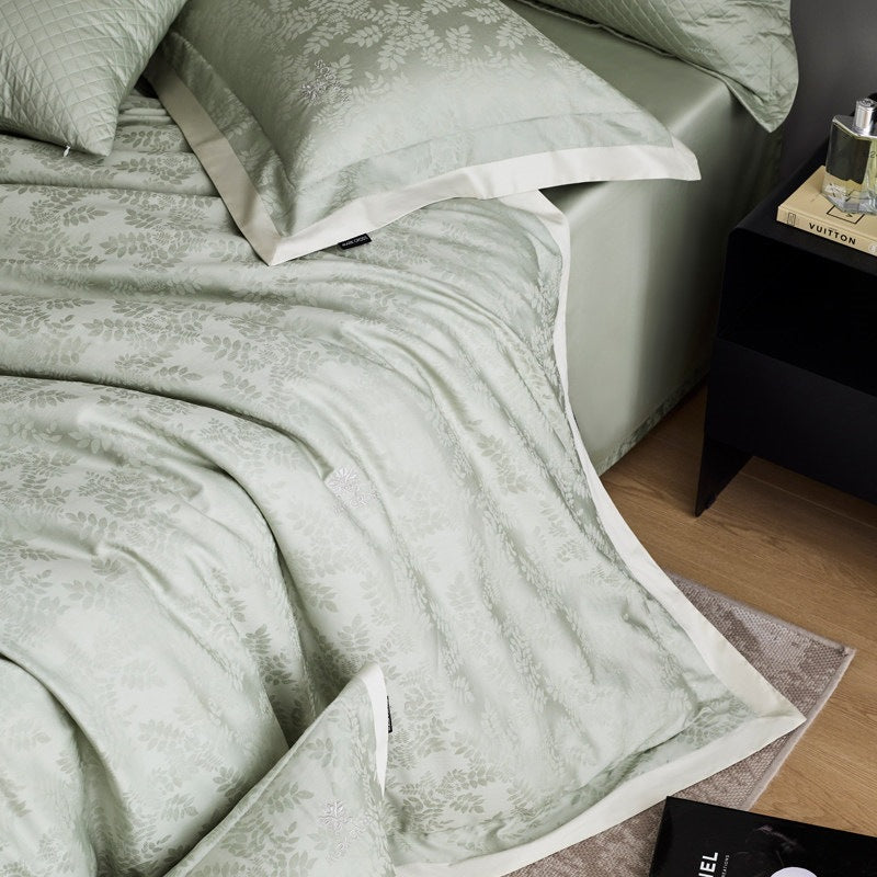 Premium-Bettwäschegarnitur aus Baumwollsatin mit dezentem Jacquard‑Relief und feinem Saum
