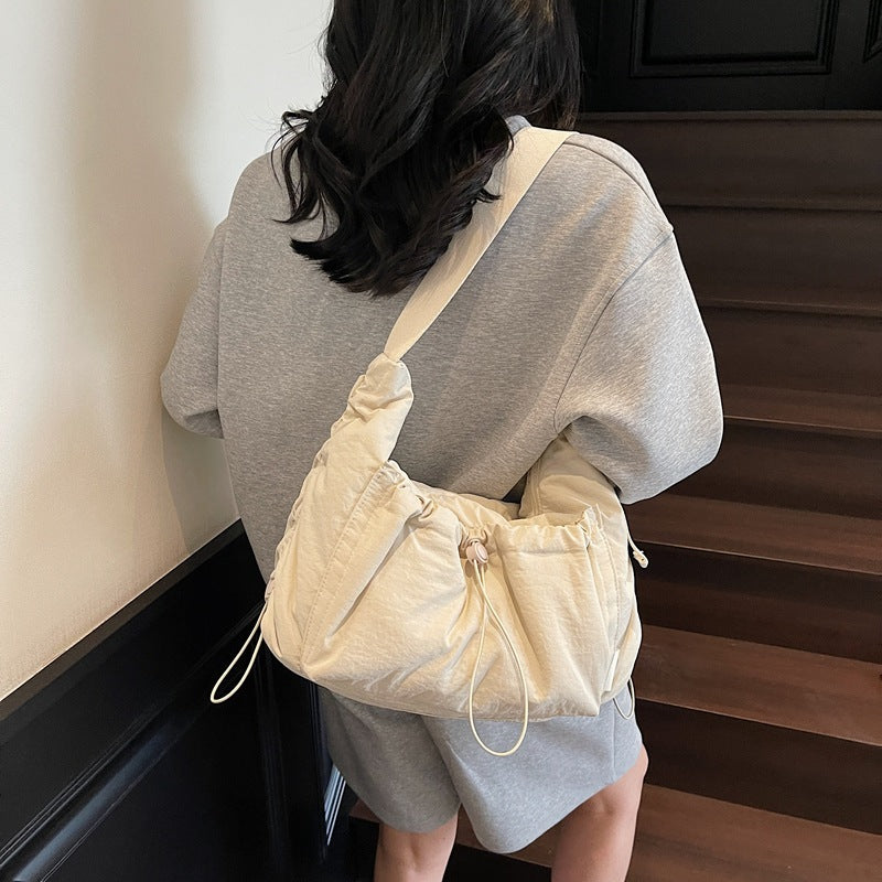 Gepolsterte Sling-Schultertasche Brehn