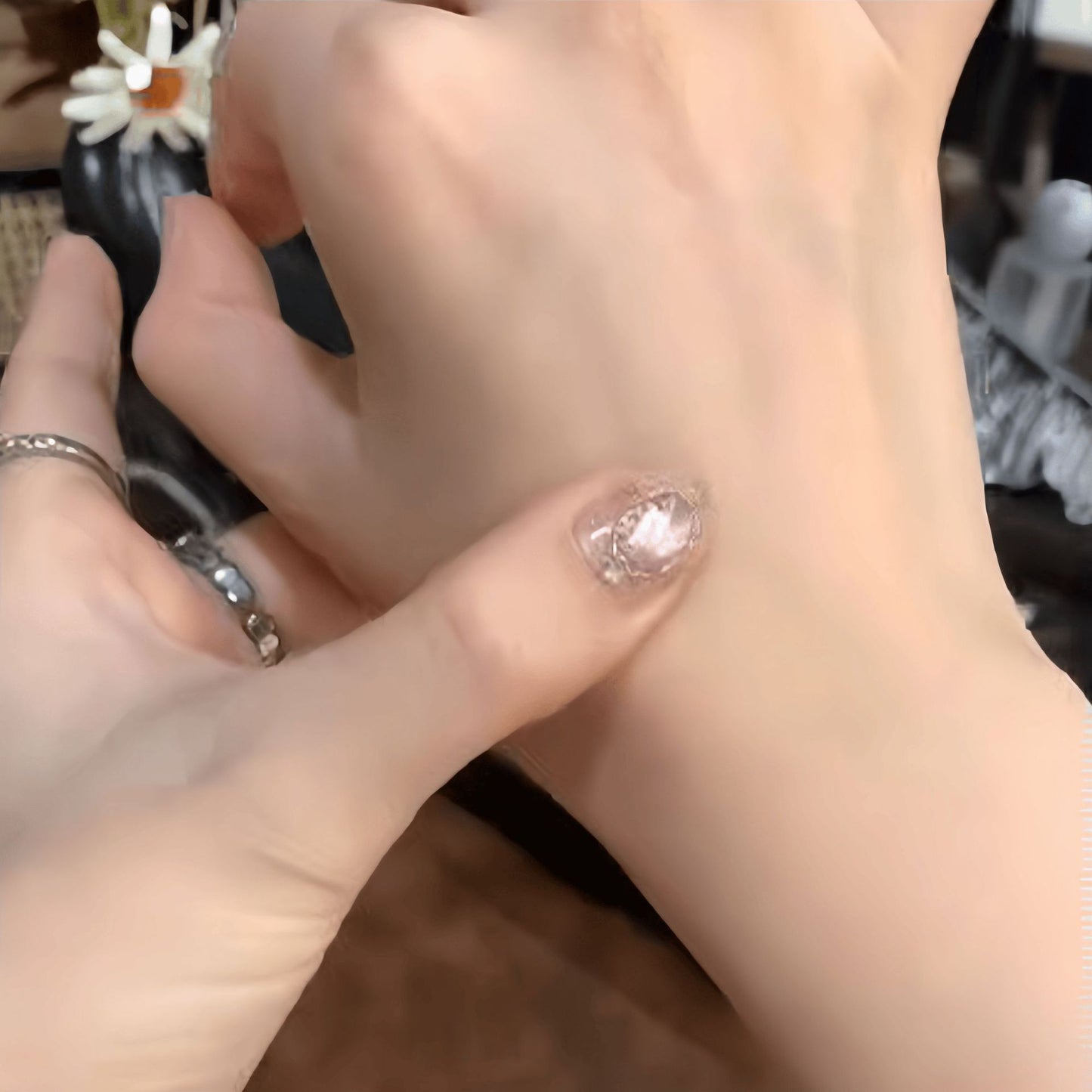 Glamouröse Nagelkunst mit Glitzereffekt Brehn