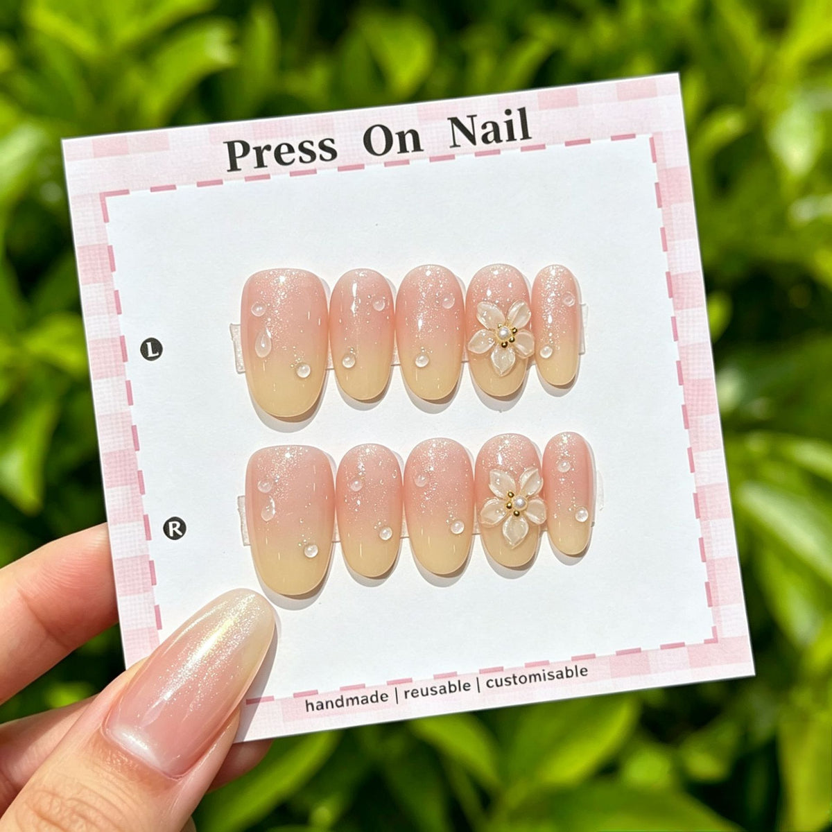 Anpassbare florale Press-On Nagelkollektion