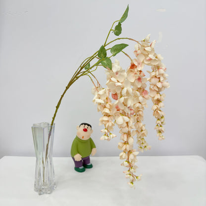 Elegante hängende Blumenarrangement