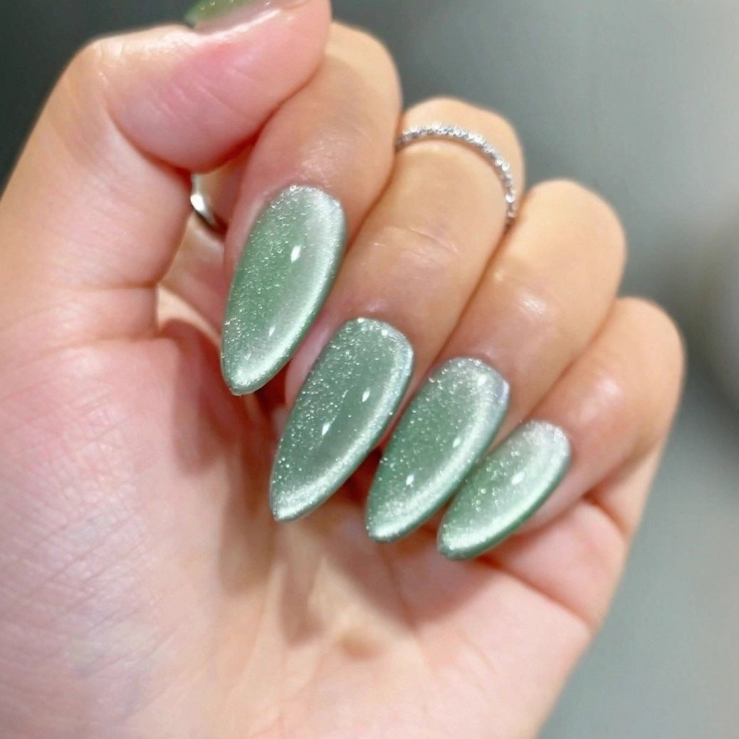 Kunstnagelset mit funkelndem Glitzer und elegantem Design Brehn