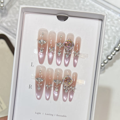 Dekorative, mit Strass veredelte Stiletto Press-On Nägel Brehn