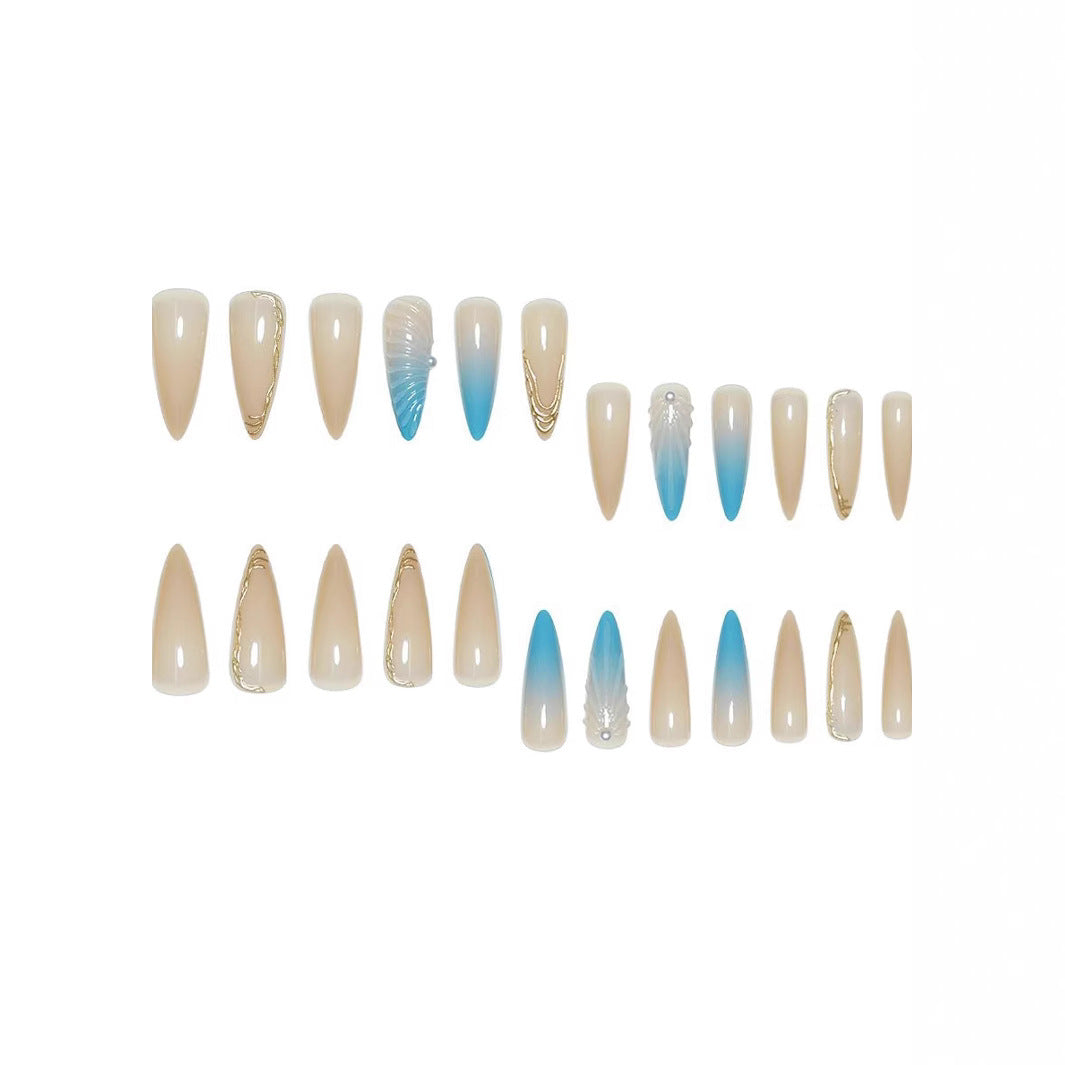 Künstlerisches Shell-Design Nagelverlängerungen Brehn