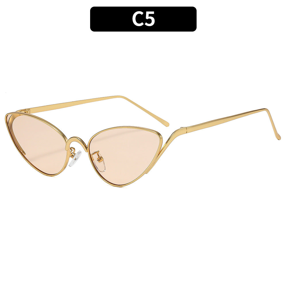Luxuriöse Cat-Eye-Sonnenbrillen mit Metallelementen