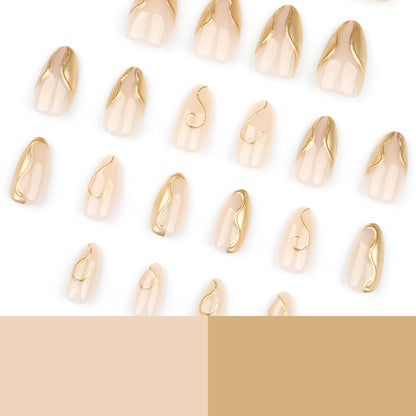 Kunstvolle Stiletto-Nägel mit eleganten Goldakzenten Brehn