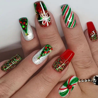 Künstlerische winterliche Nail Art Brehn