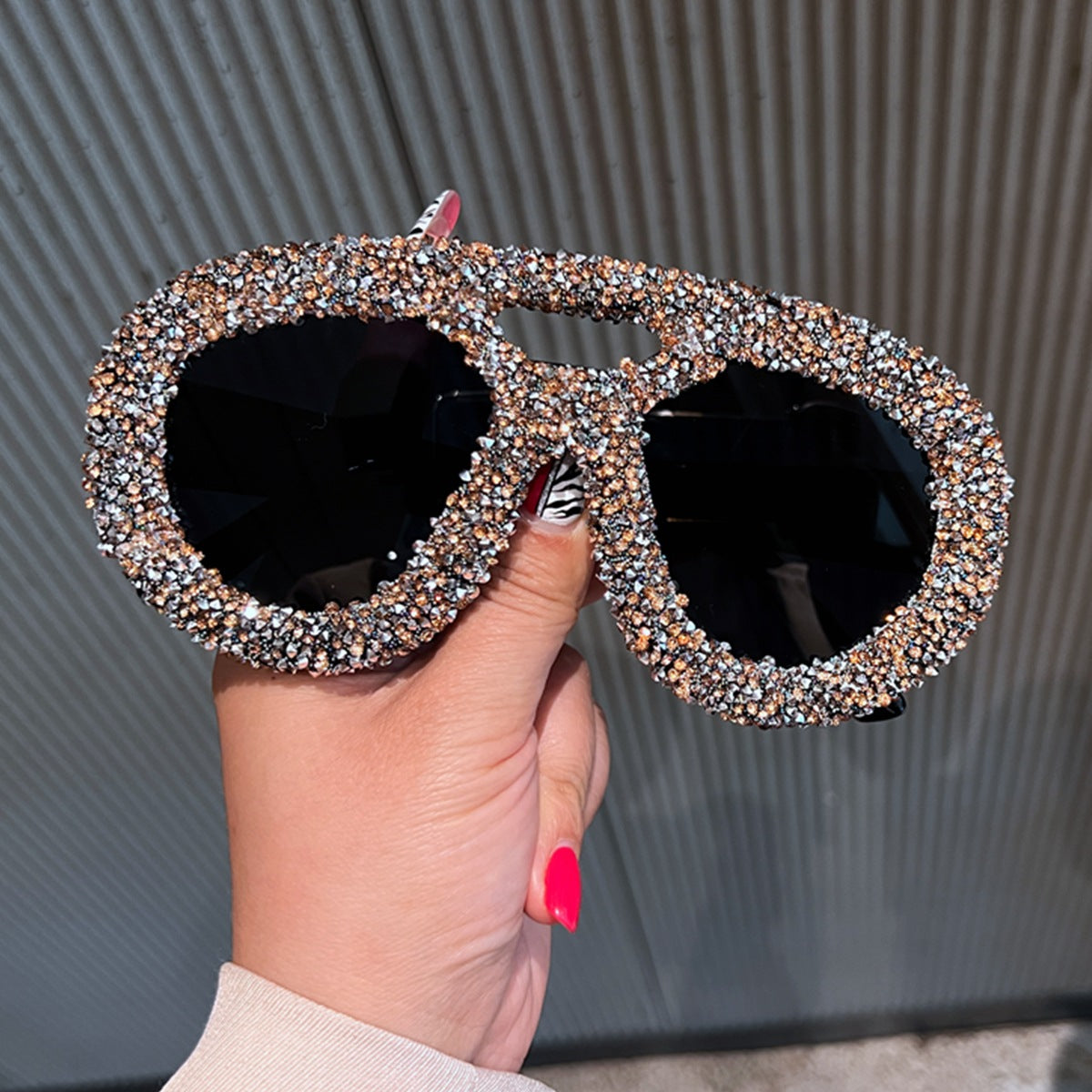Damen Glitzernde Glamour-Sonnenbrille mit einzigartigem Kristallrahmen Brehn