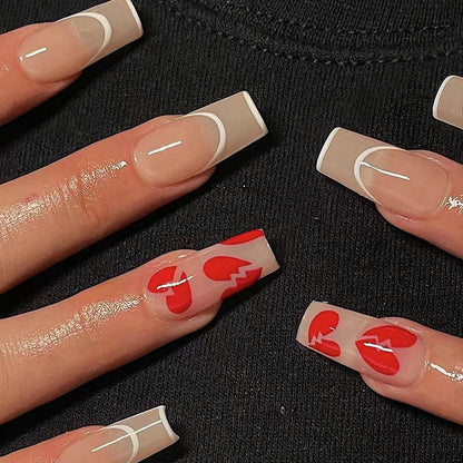 Kunstvolle Gel-Nägel mit elegantem Floral-Design und Glitzerakzenten Brehn