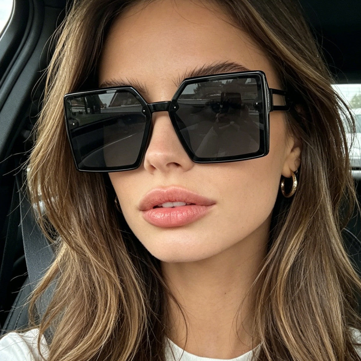 Damen Sonnenbrille mit einzigartigem quadratischem Rahmen und funkelndem Akzent Brehn