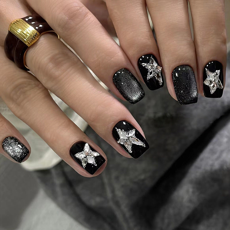 Elegantes Press-On-Nagelset mit Glitter- und Glanzfinish Brehn