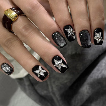 Elegantes Press-On-Nagelset mit Glitter- und Glanzfinish Brehn