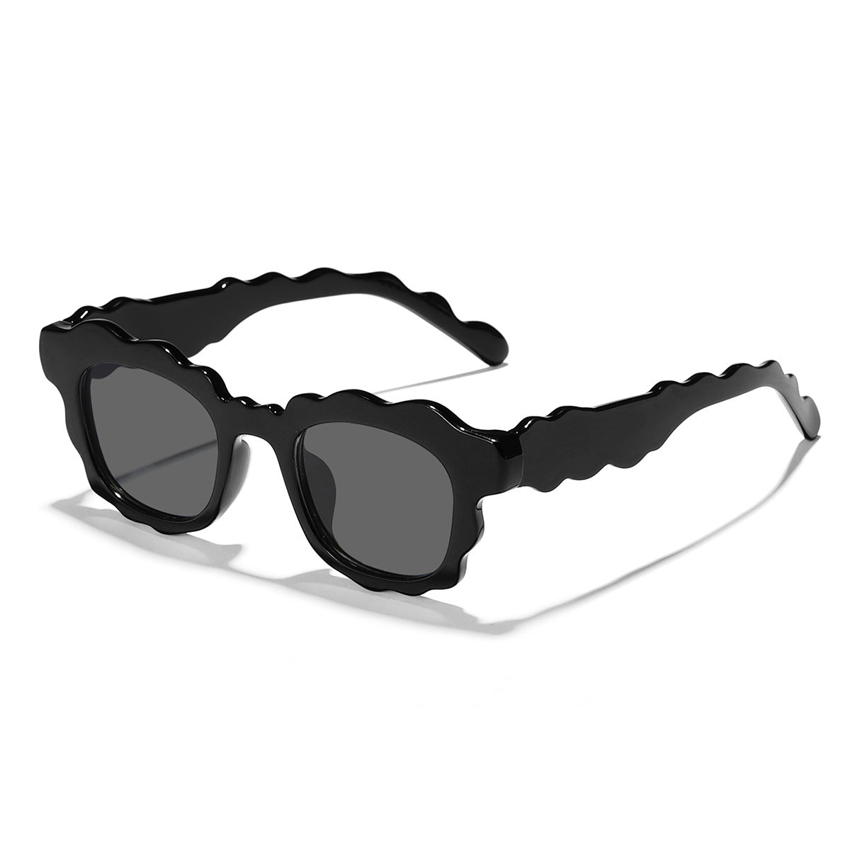 Damen auffällige Sonnenbrille im kreativ gestalteten Wolkenrahmen Brehn