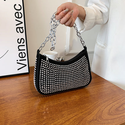 Glamouröse Nieten Abendtasche