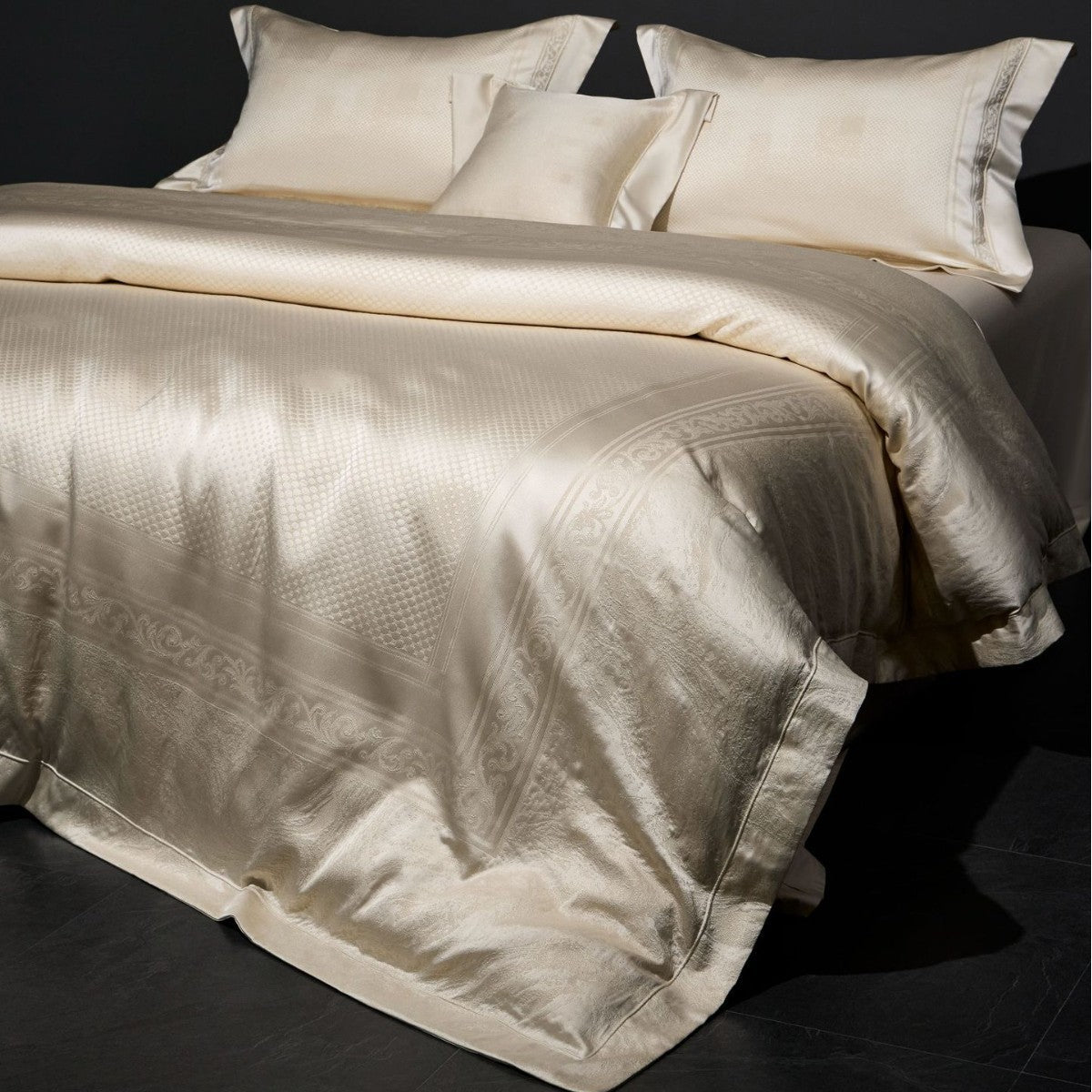 Luxuriöses Jacquard-Satin-Bettbezug-Set mit Kissenbezügen