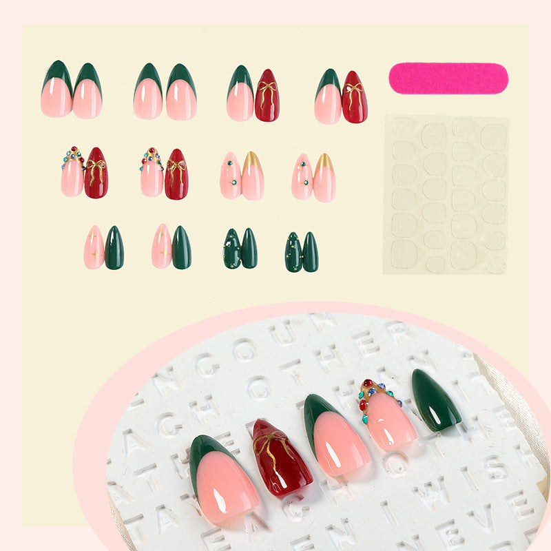 Kreatives Kunstnagelset mit festlichen Designs Brehn