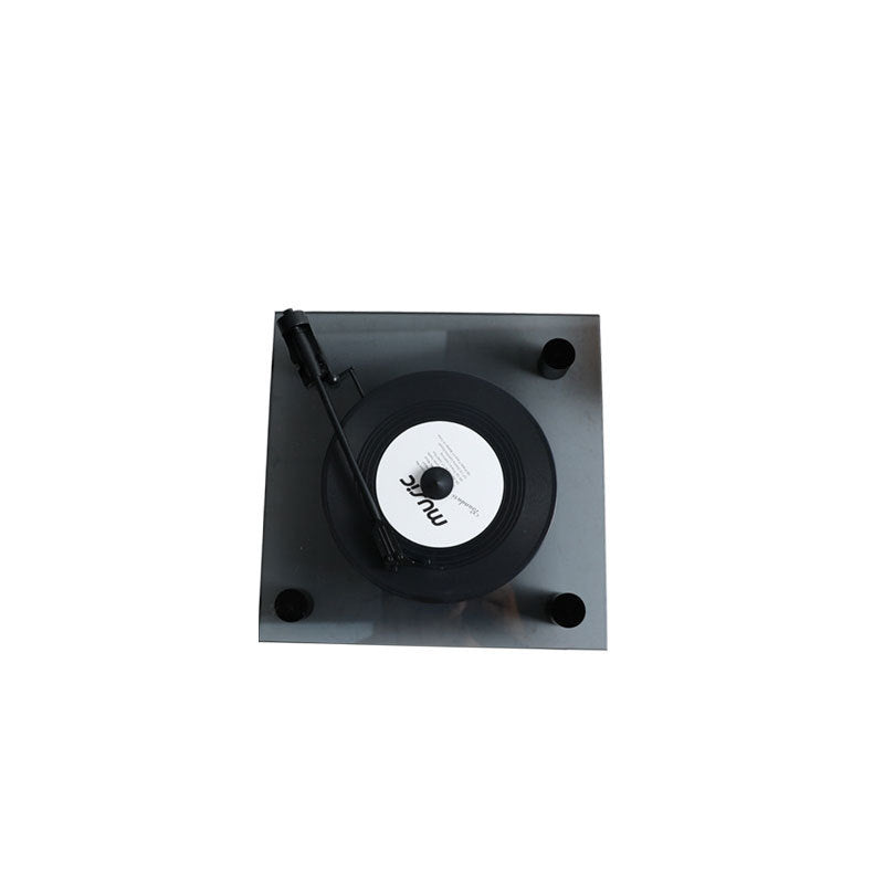 Retro-inspirierter Plattenspieler aus Vinyl