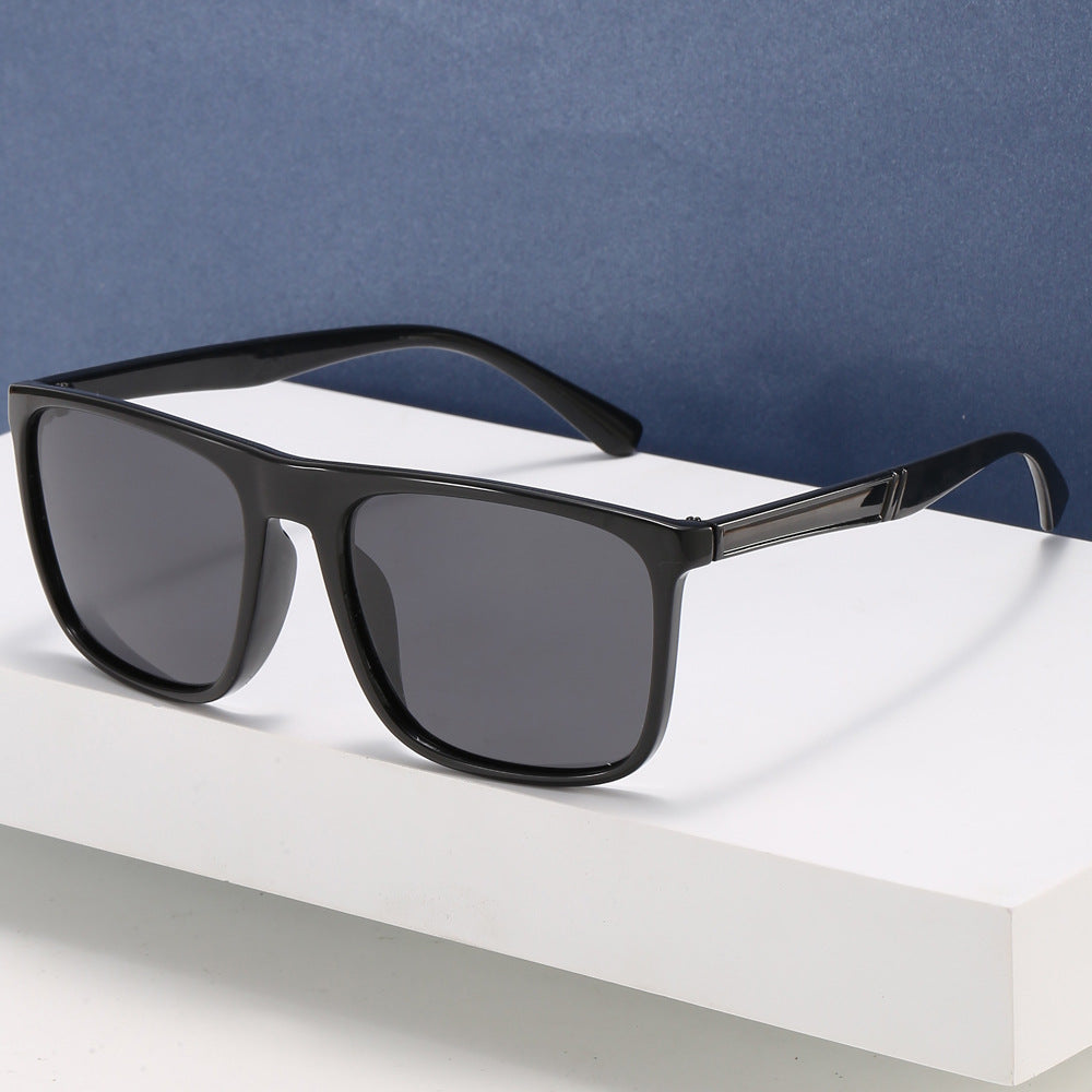Damen moderne Sonnenbrille im minimalistischen Design Brehn