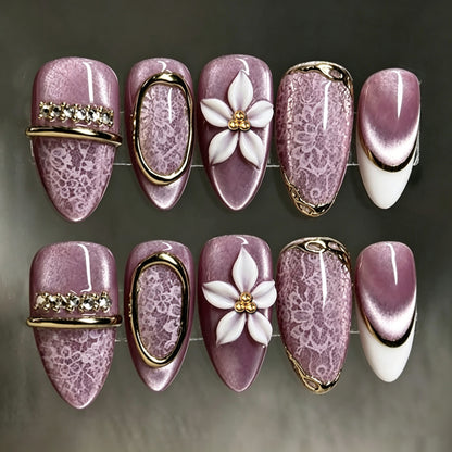 Dekoratives Press-On Nagelkunstset mit Blumen- und Spitzenmotiven Brehn