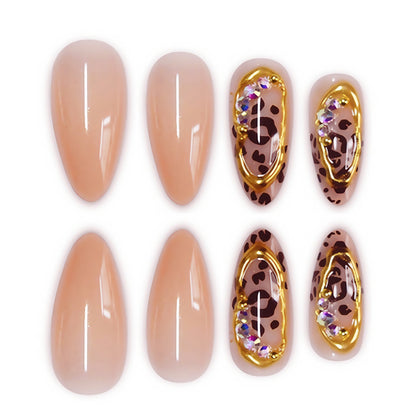 Stiletto-Nagelkunst-Erweiterungen mit Tierdruckdesign Brehn