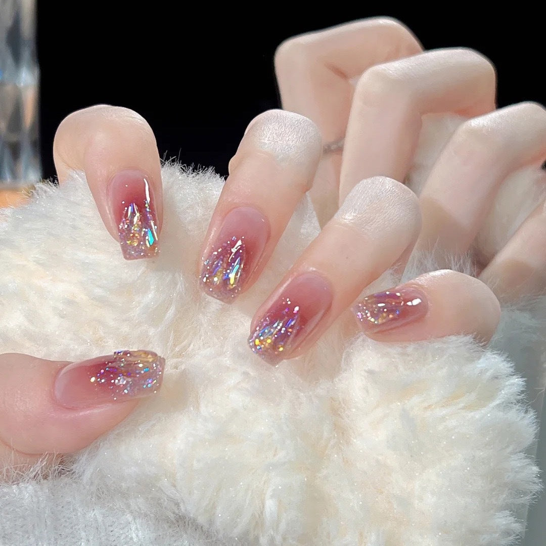 Kunstvolle Glitzer-Nagelkunst Brehn
